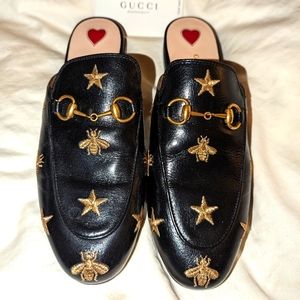 Gucci Bee mules authentic in black and gold leather. Size 37 or US7